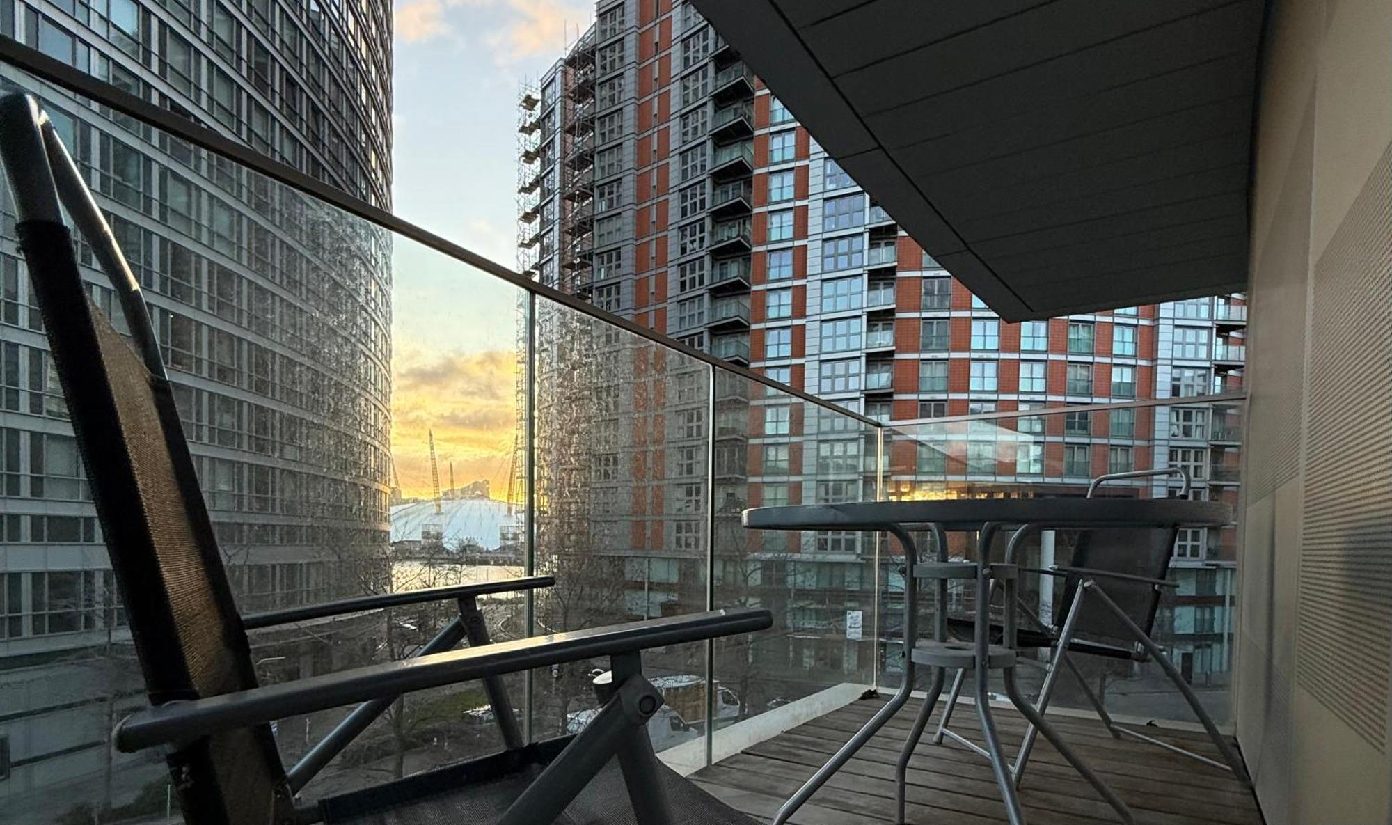 Luxury Modern 2 Bed Flat With Balcony And City View - Canary Wharf City Center Londra Exterior foto